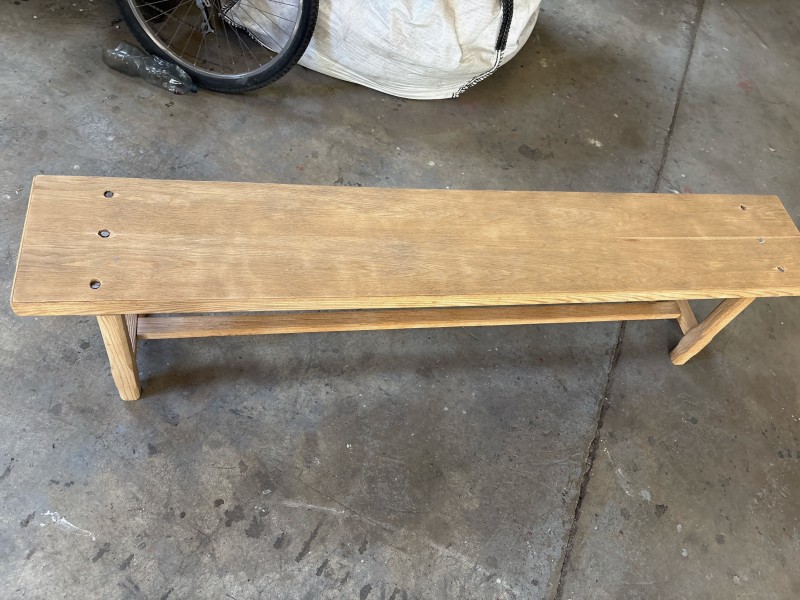 Aéro, gommage de Table et de banc en chêne