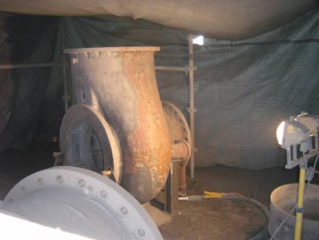 Robinet d'un barrage EDF phase de sablage