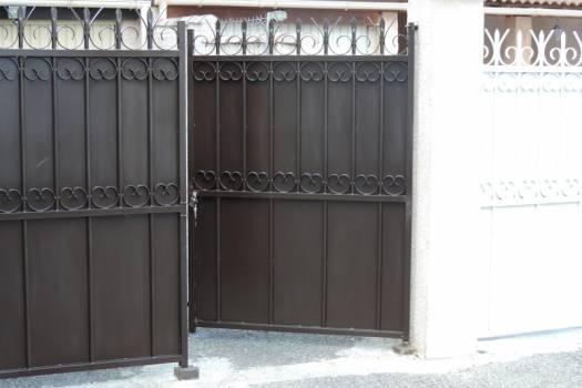 Décapage et remise en peinture portail pour particulier Marseille (13)