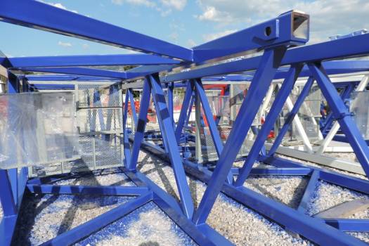 Remise en peinture de grue à Aubagne (13)