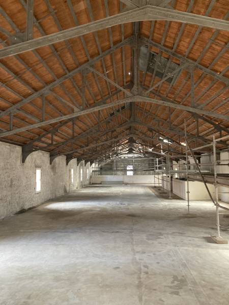 Sablage de précision à Aix-en-Provence : Décapage minutieux de la charpente métallique pour un résultat professionnel garanti